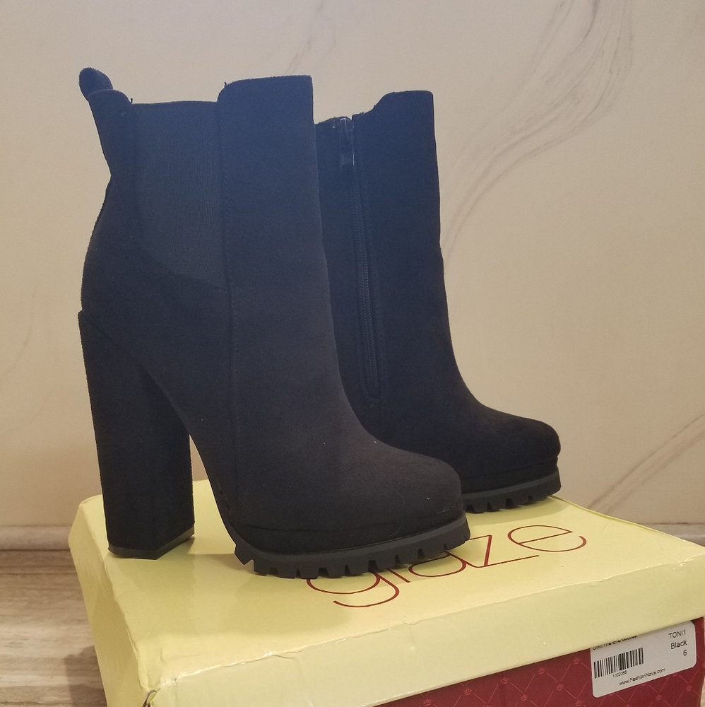 Black Platform Heeled Booties sz 6